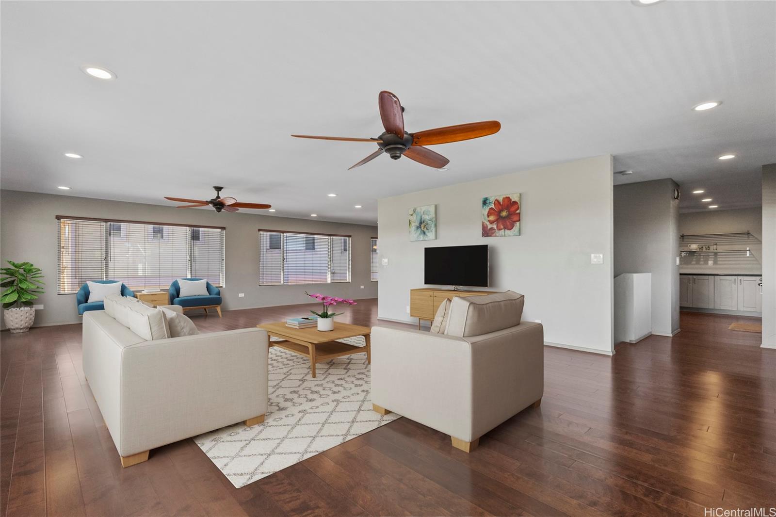 94-536  Koaleo Street Robinson Heights, Waipahu home - photo 4 of 25