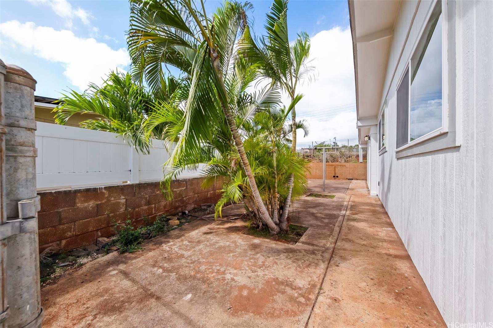 94-540  Loaa Street Harbor View, Waipahu home - photo 22 of 25
