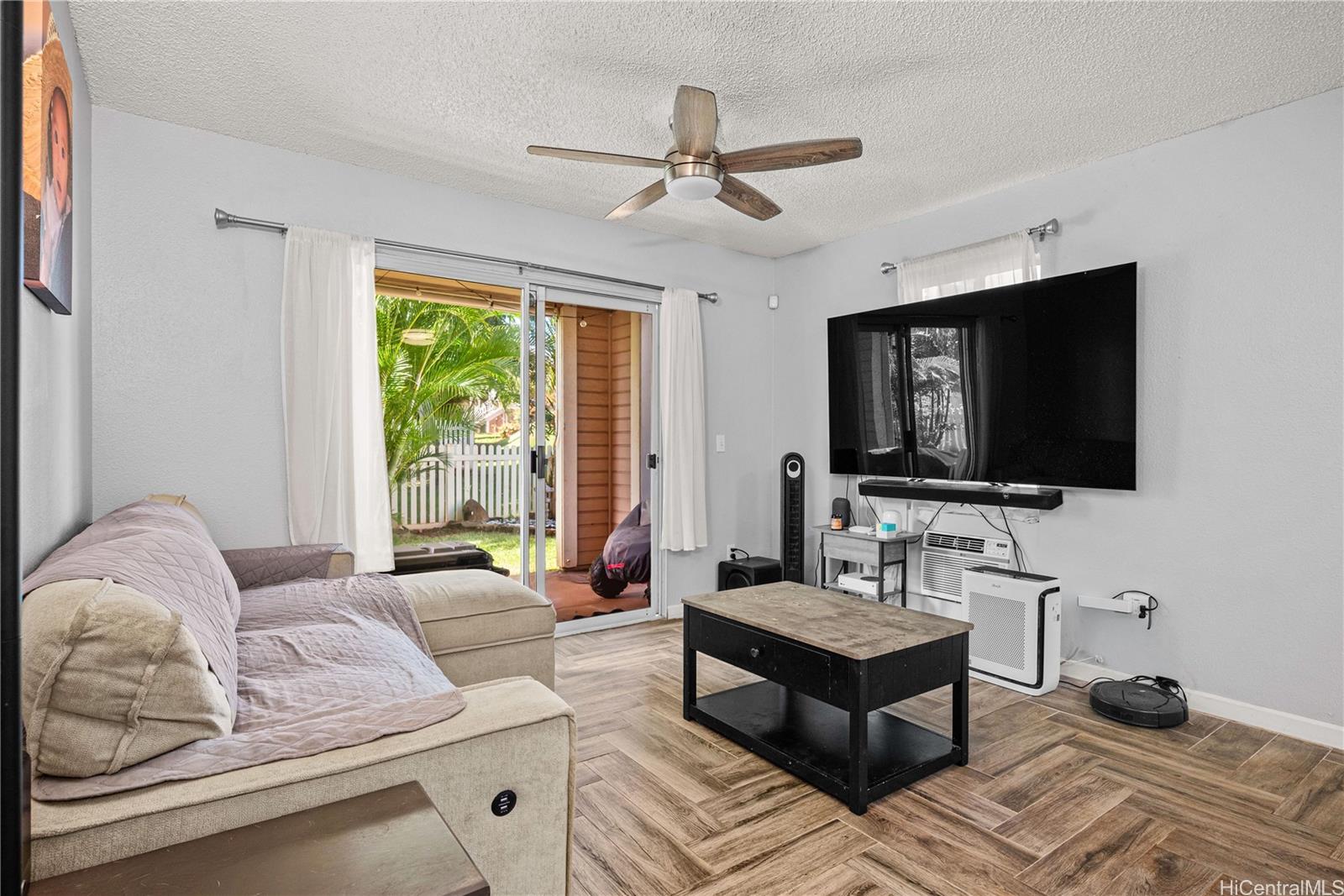 Waikele AOAO townhouse # S101, Waipahu, Hawaii - photo 4 of 23