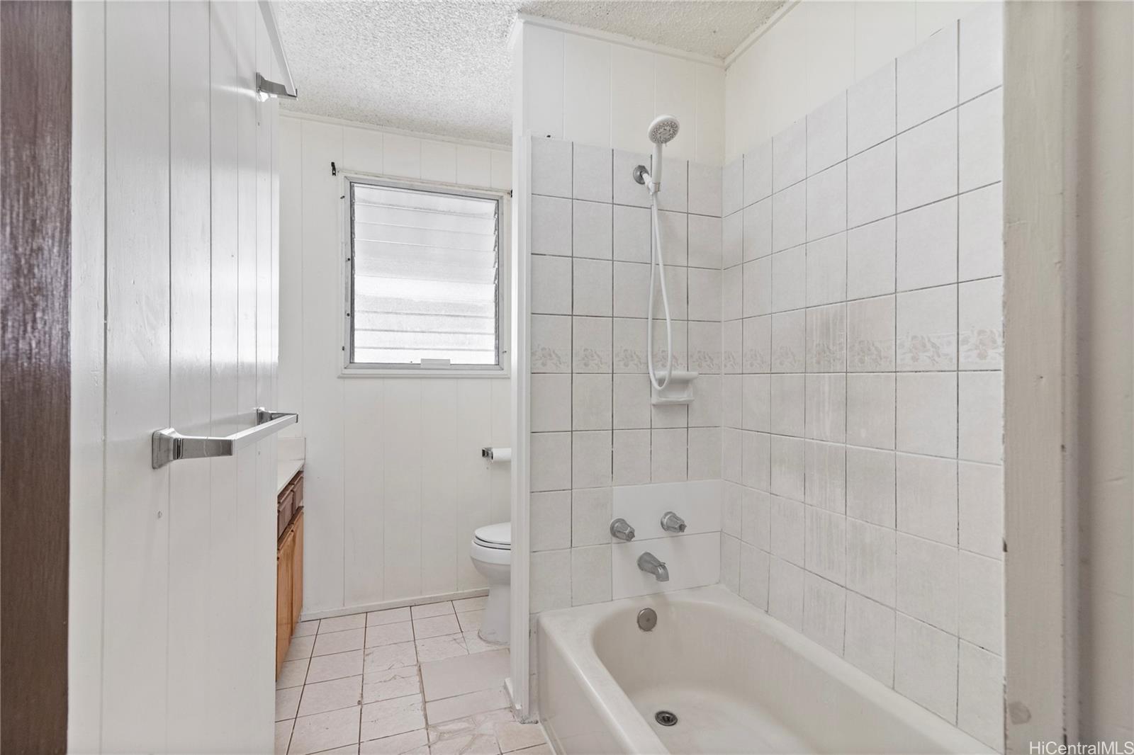 94-547  Hiahia Loop Waipahu-lower, Waipahu home - photo 11 of 25