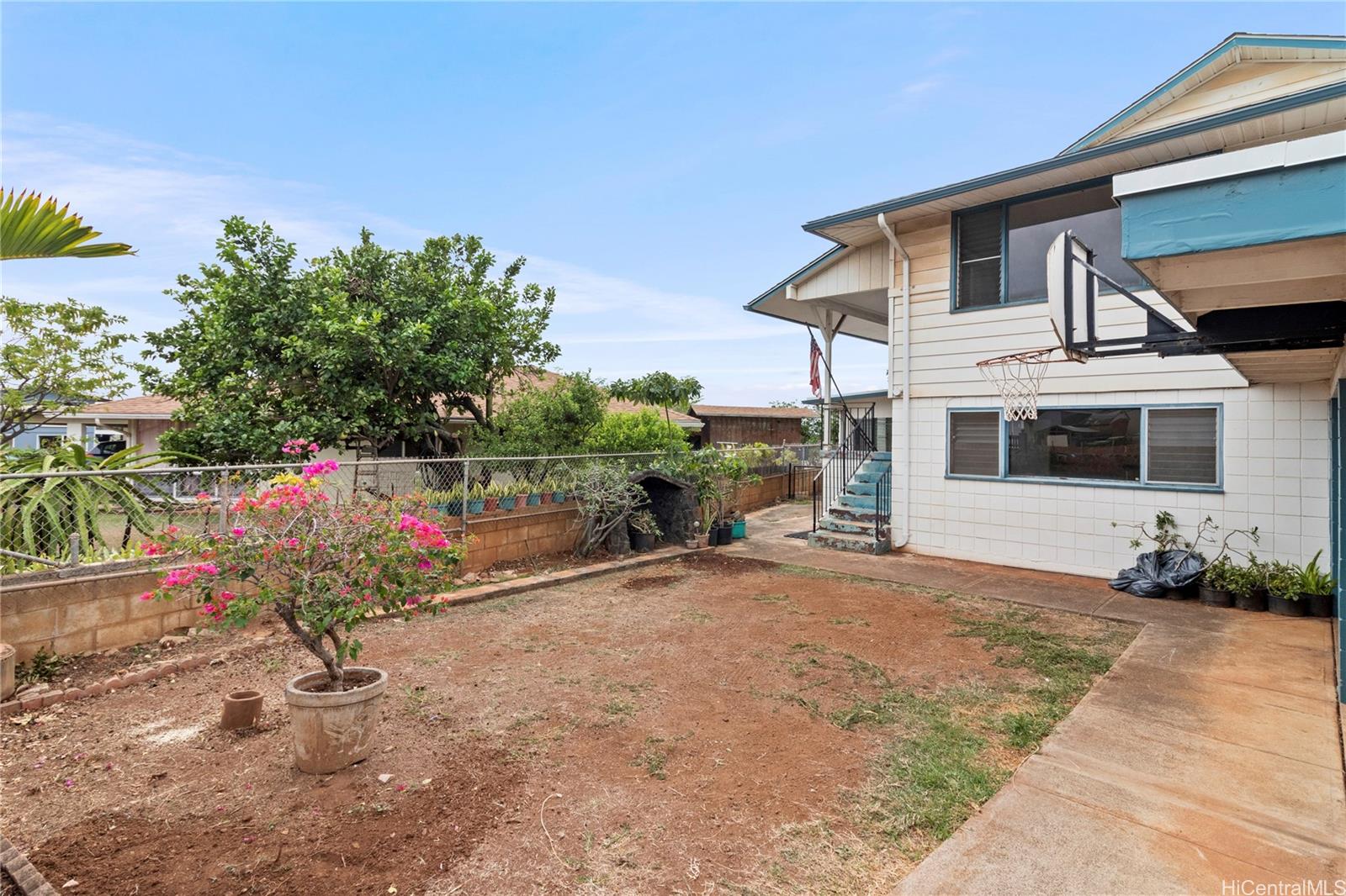 94-547  Hiahia Loop Waipahu-lower, Waipahu home - photo 18 of 25