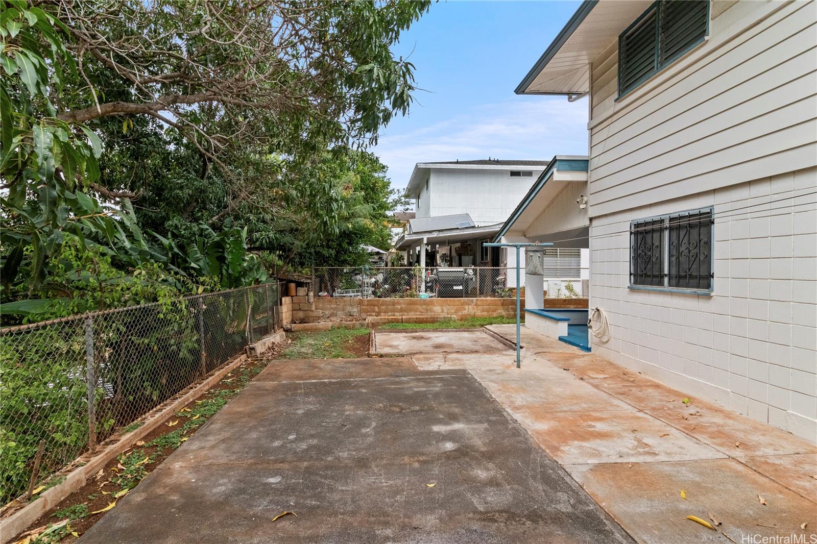 94-547  Hiahia Loop Waipahu-lower, Waipahu home - photo 20 of 25