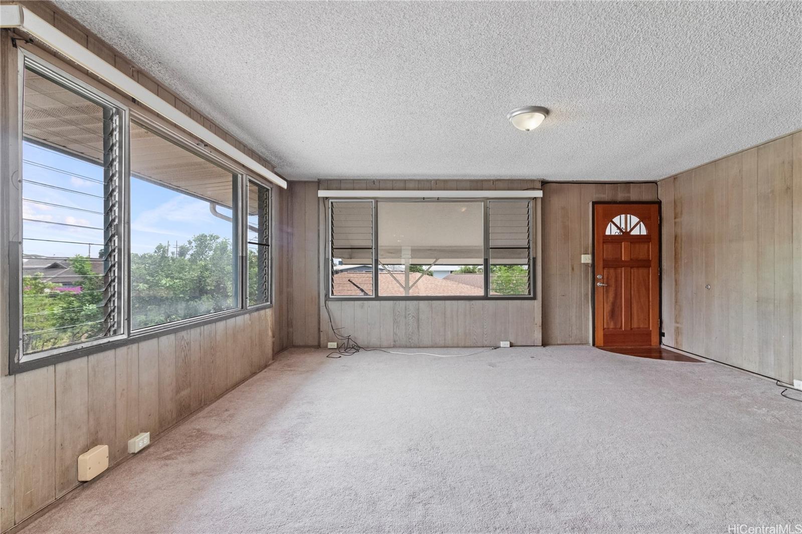 94-547  Hiahia Loop Waipahu-lower, Waipahu home - photo 4 of 25