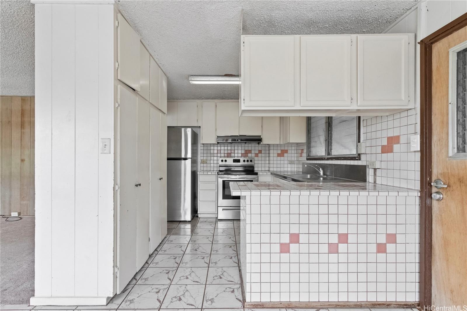 94-547  Hiahia Loop Waipahu-lower, Waipahu home - photo 6 of 25