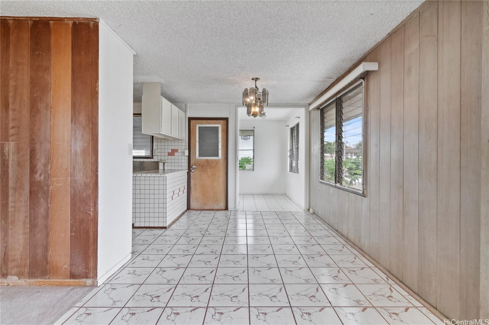 94-547  Hiahia Loop Waipahu-lower, Waipahu home - photo 7 of 25