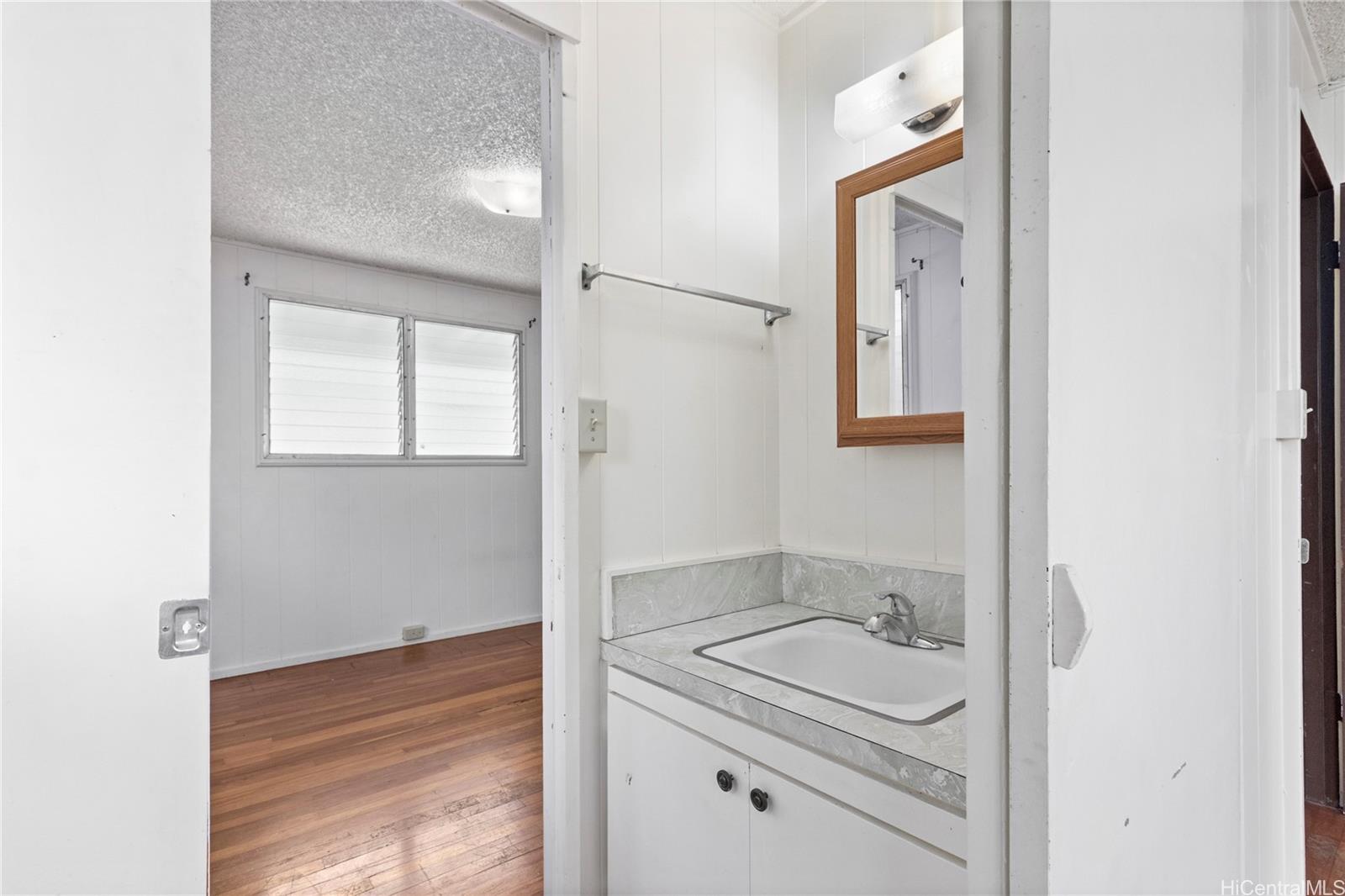 94-547  Hiahia Loop Waipahu-lower, Waipahu home - photo 10 of 25