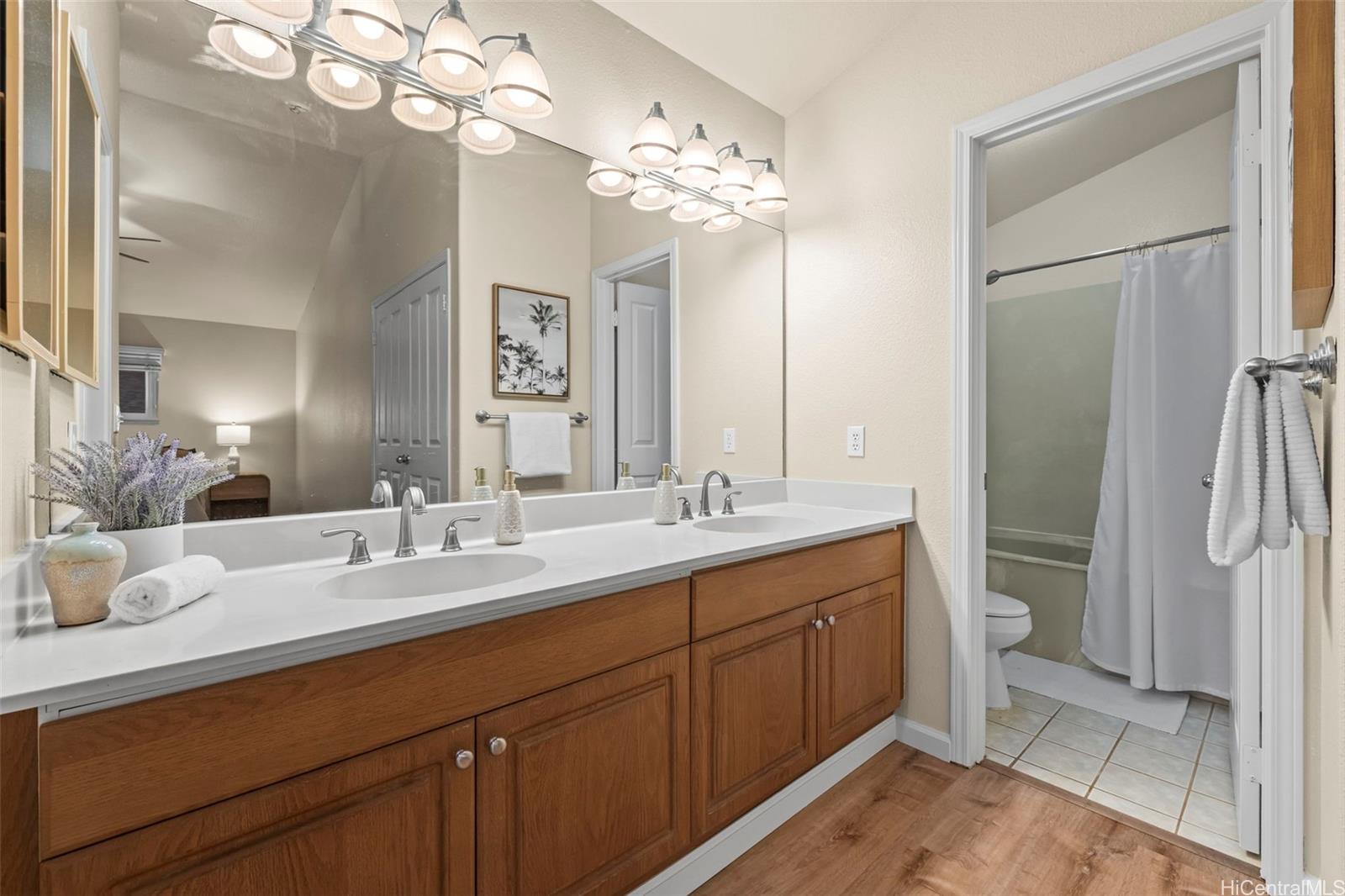 94-547  Lumiauau Street Waikele, Waipahu home - photo 12 of 23