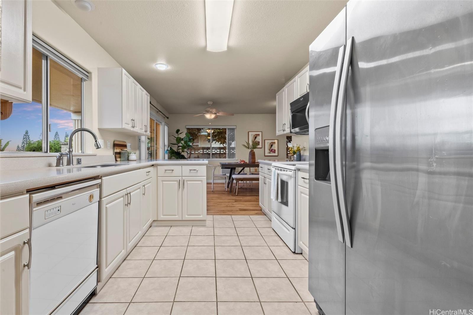 94-547  Lumiauau Street Waikele, Waipahu home - photo 7 of 23