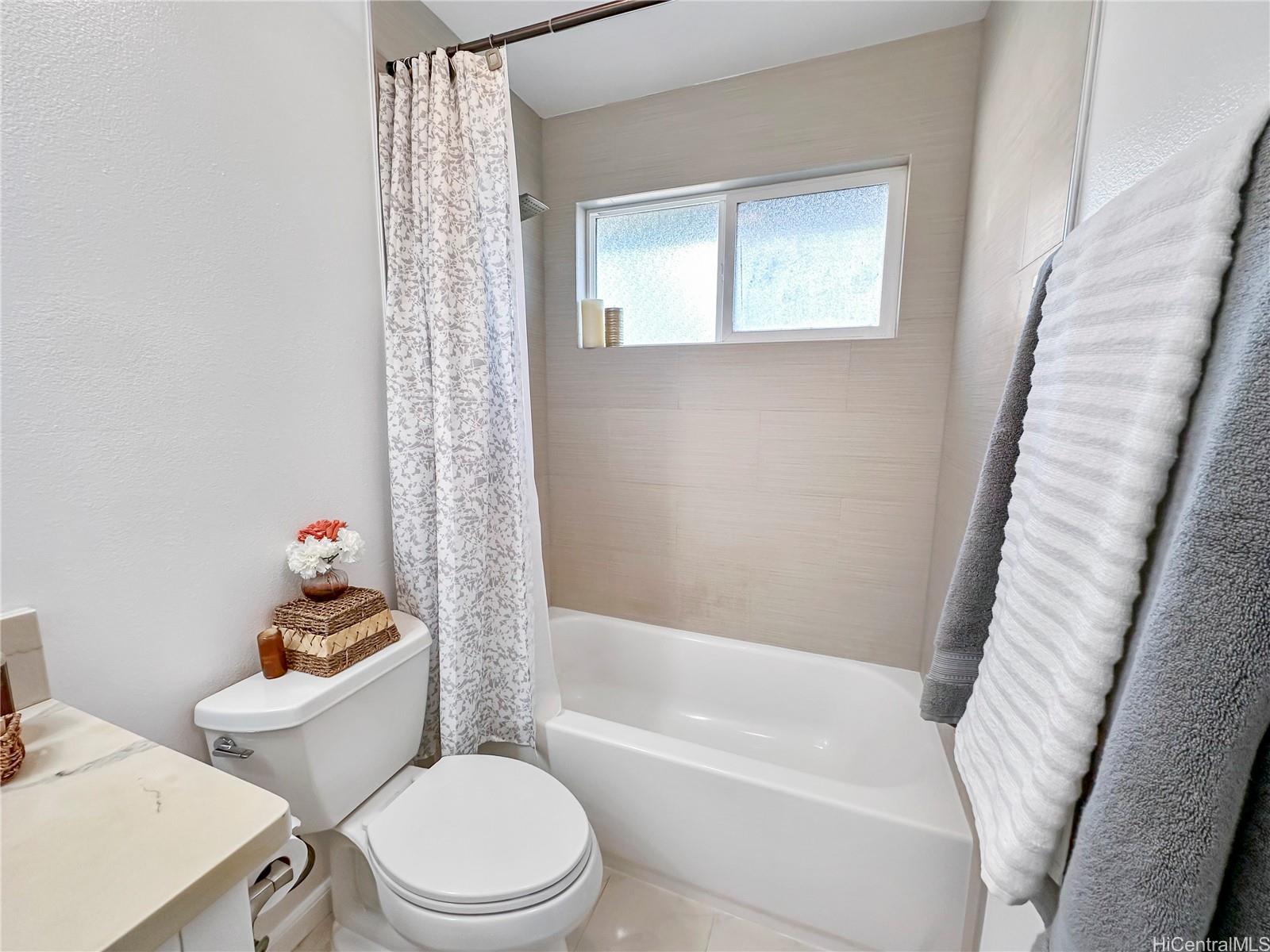 94-556  Koaleo Street Robinson Heights, Waipahu home - photo 15 of 25