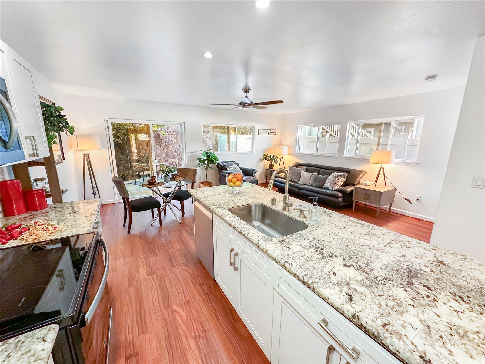 94-556  Koaleo Street Robinson Heights, Waipahu home - photo 3 of 25