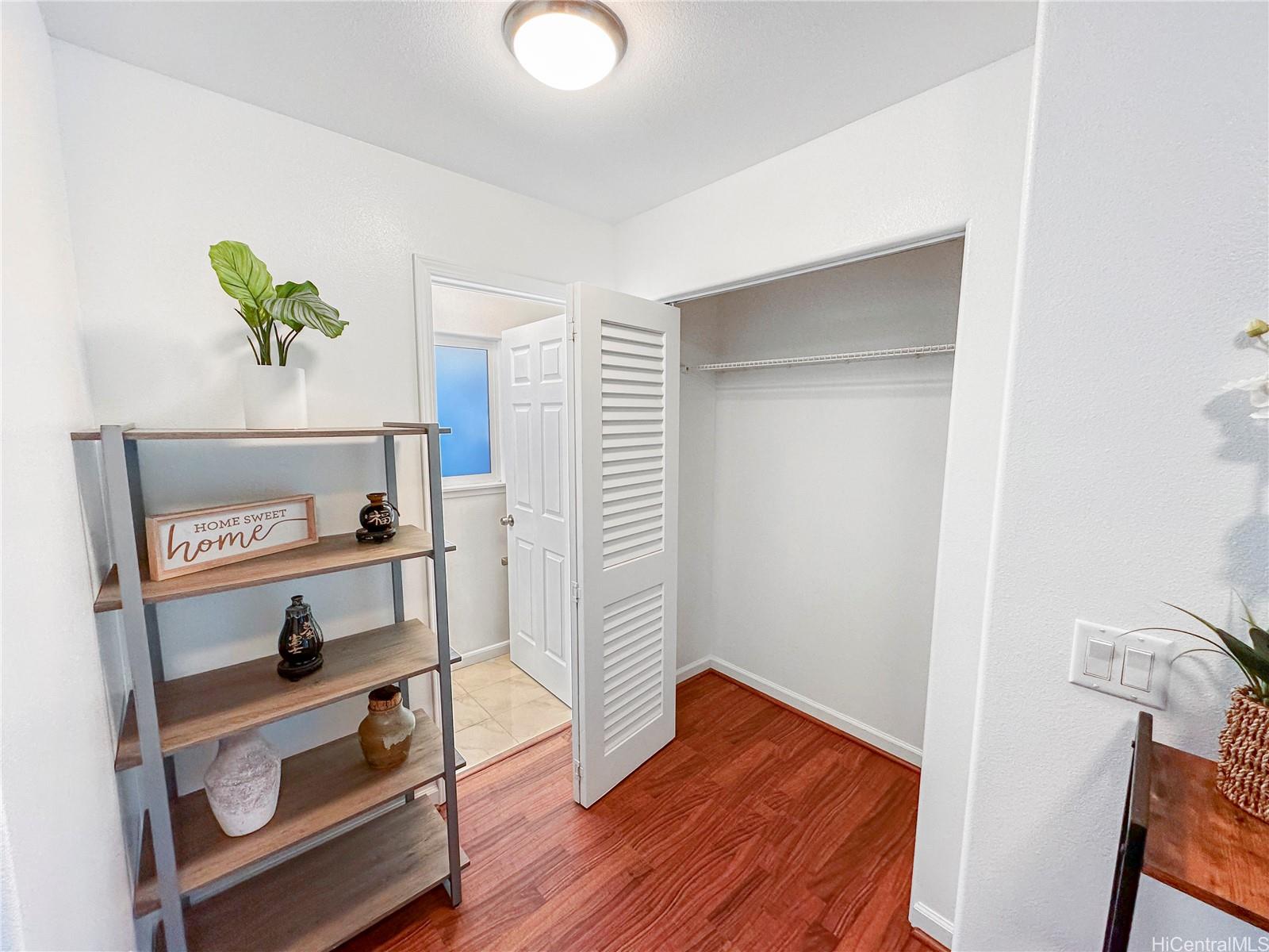 94-556  Koaleo Street Robinson Heights, Waipahu home - photo 4 of 25