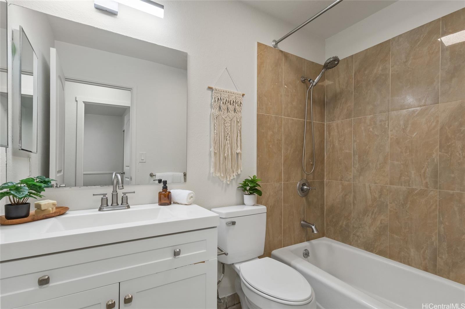 94-568  Poloahilani Street Mililani Area, Central home - photo 13 of 25