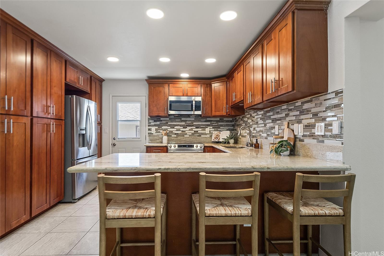 94-568  Poloahilani Street Mililani Area, Central home - photo 3 of 25