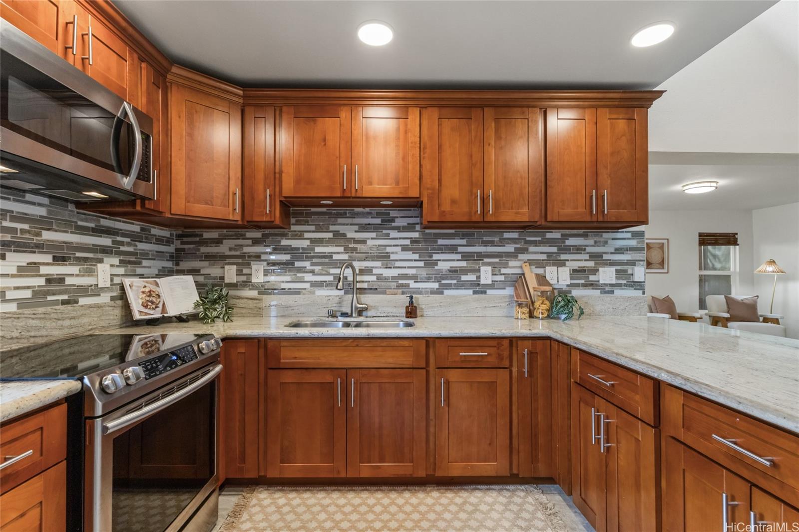 94-568  Poloahilani Street Mililani Area, Central home - photo 4 of 25