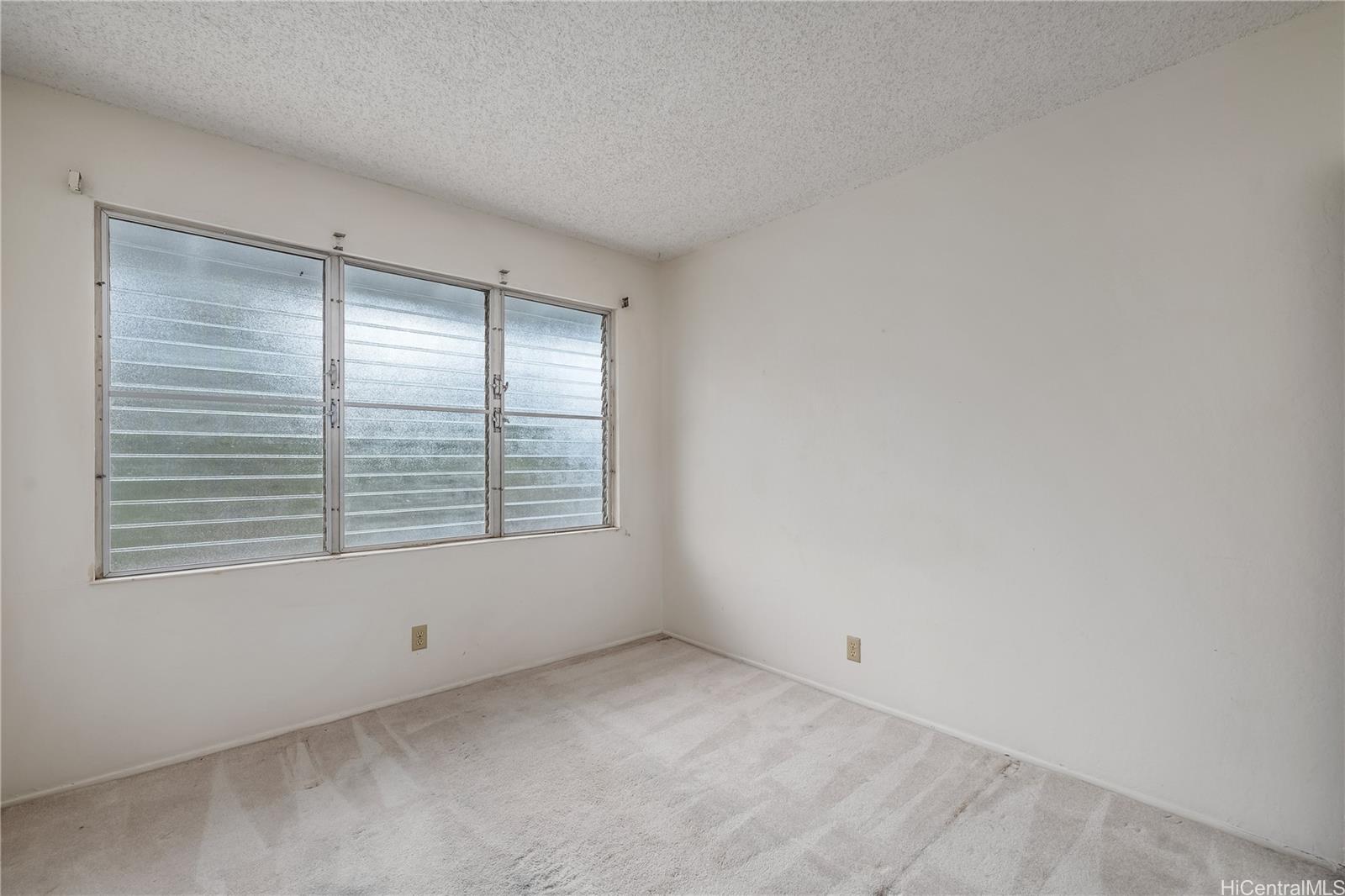 94-570  Holaniku Street Mililani Area, Central home - photo 14 of 23