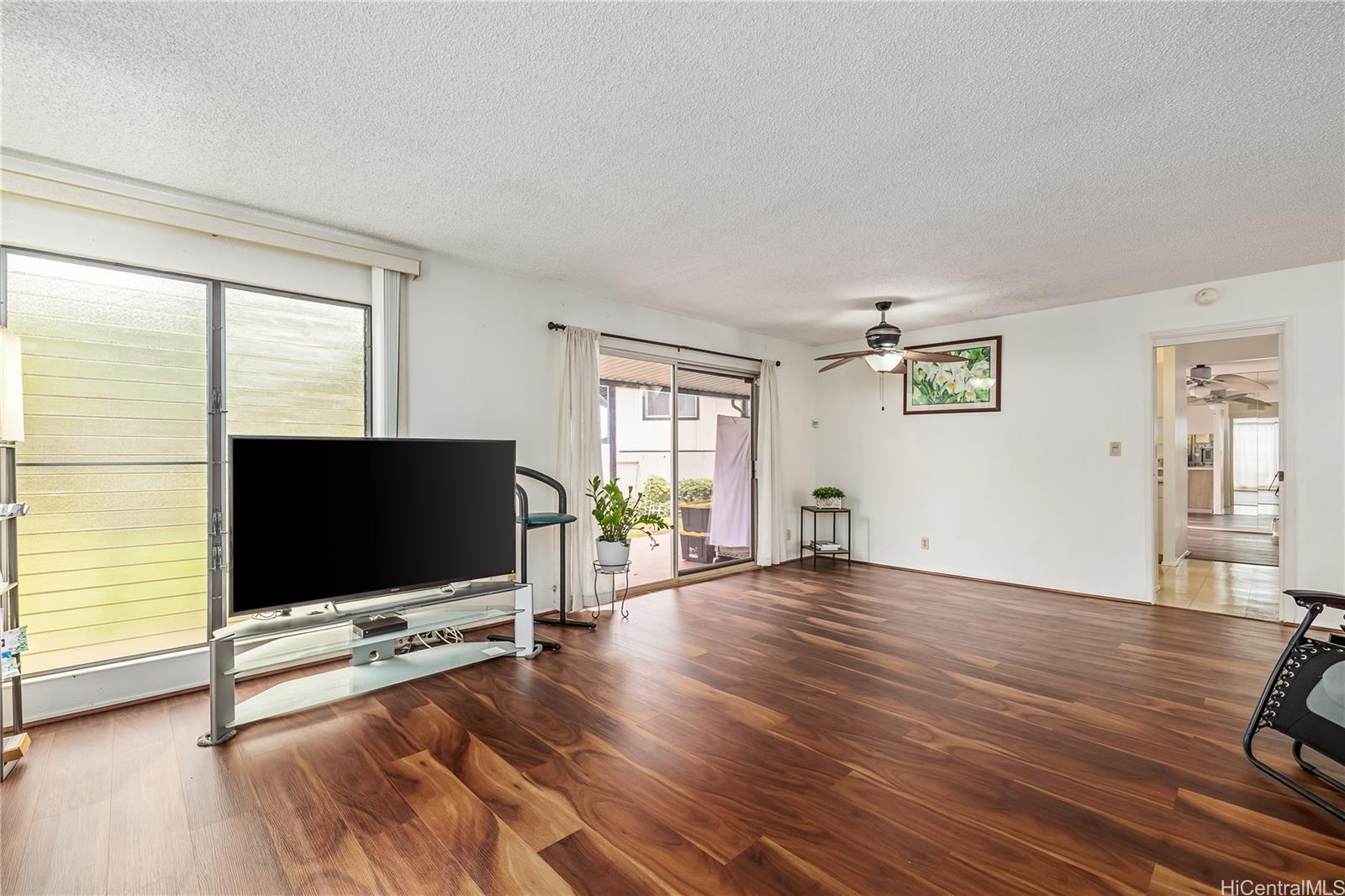 94-570  Holaniku Street Mililani Area, Central home - photo 7 of 23