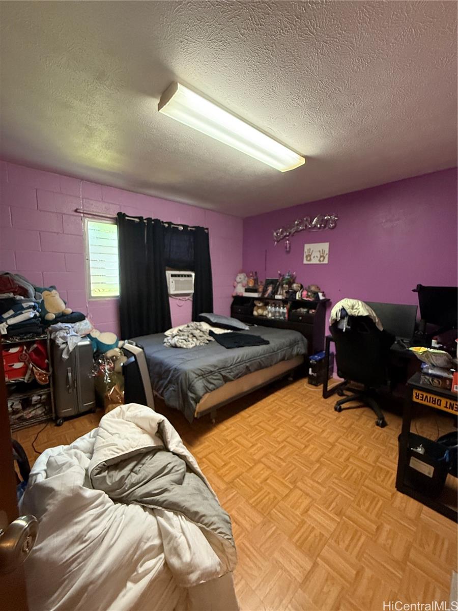 94-571  Anaaina Pl Waipahu Estates, Waipahu home - photo 3 of 16