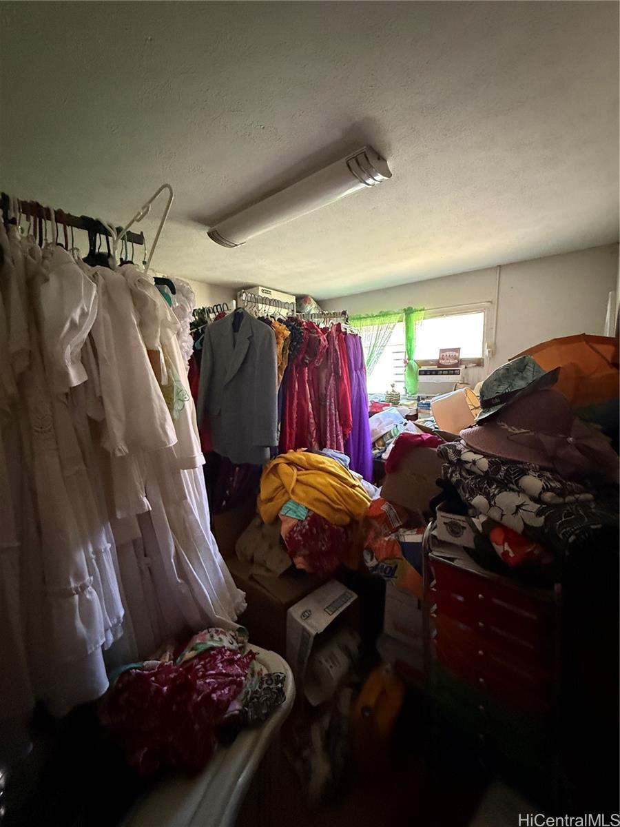 94-571  Anaaina Pl Waipahu Estates, Waipahu home - photo 4 of 16