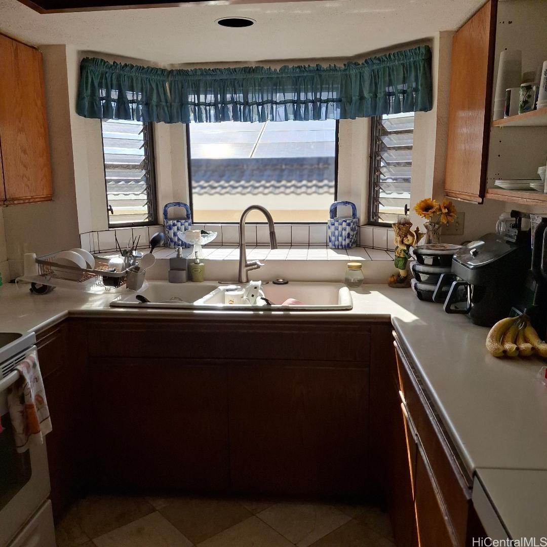 94-584  Apii Place Waipahu Estates, Waipahu home - photo 5 of 10