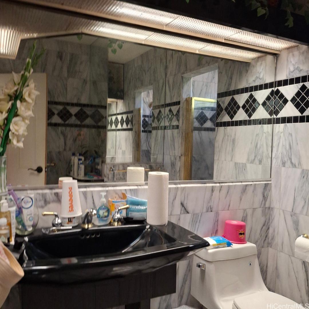 94-584  Apii Place Waipahu Estates, Waipahu home - photo 8 of 10