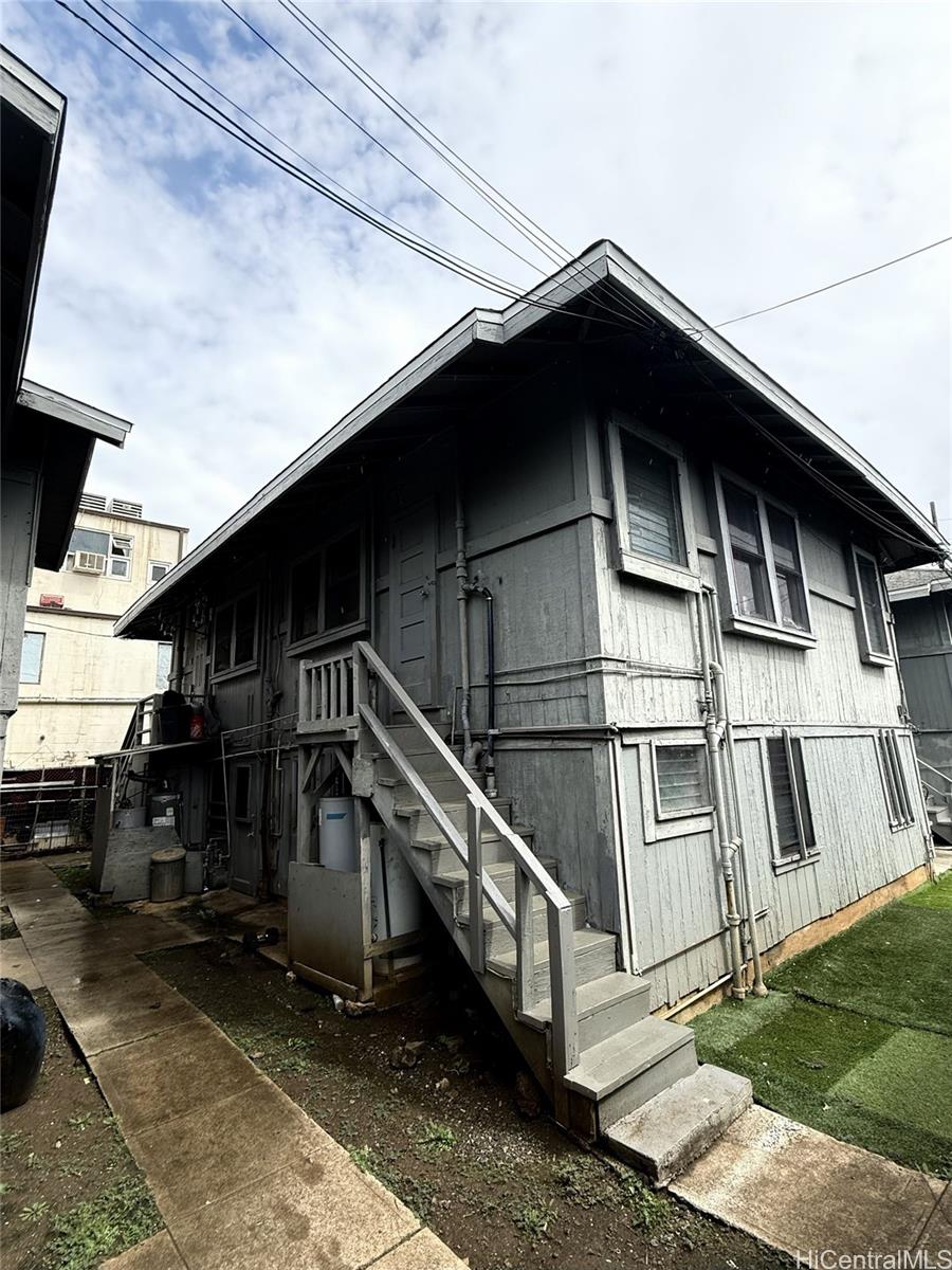 946 Winant St Honolulu - Multi-family - photo 11 of 15