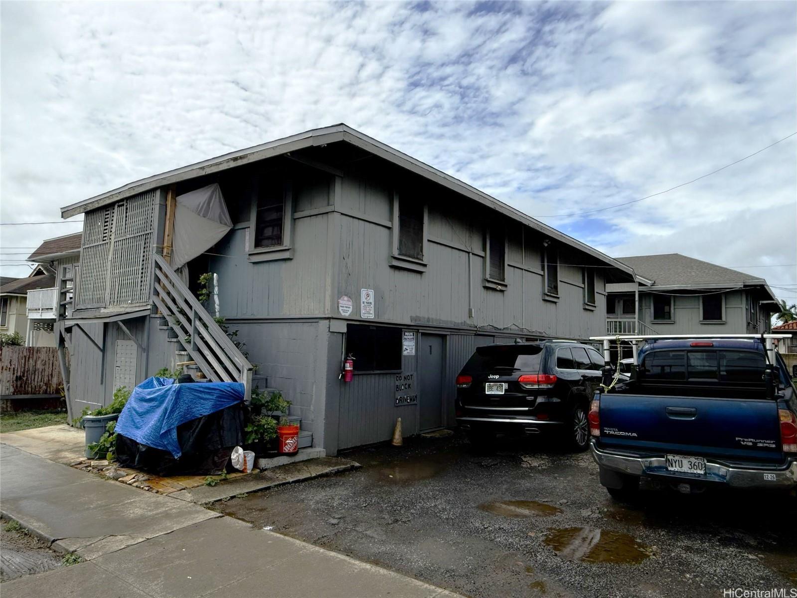 946 Winant Street Honolulu - Multi-family - photo 12 of 16