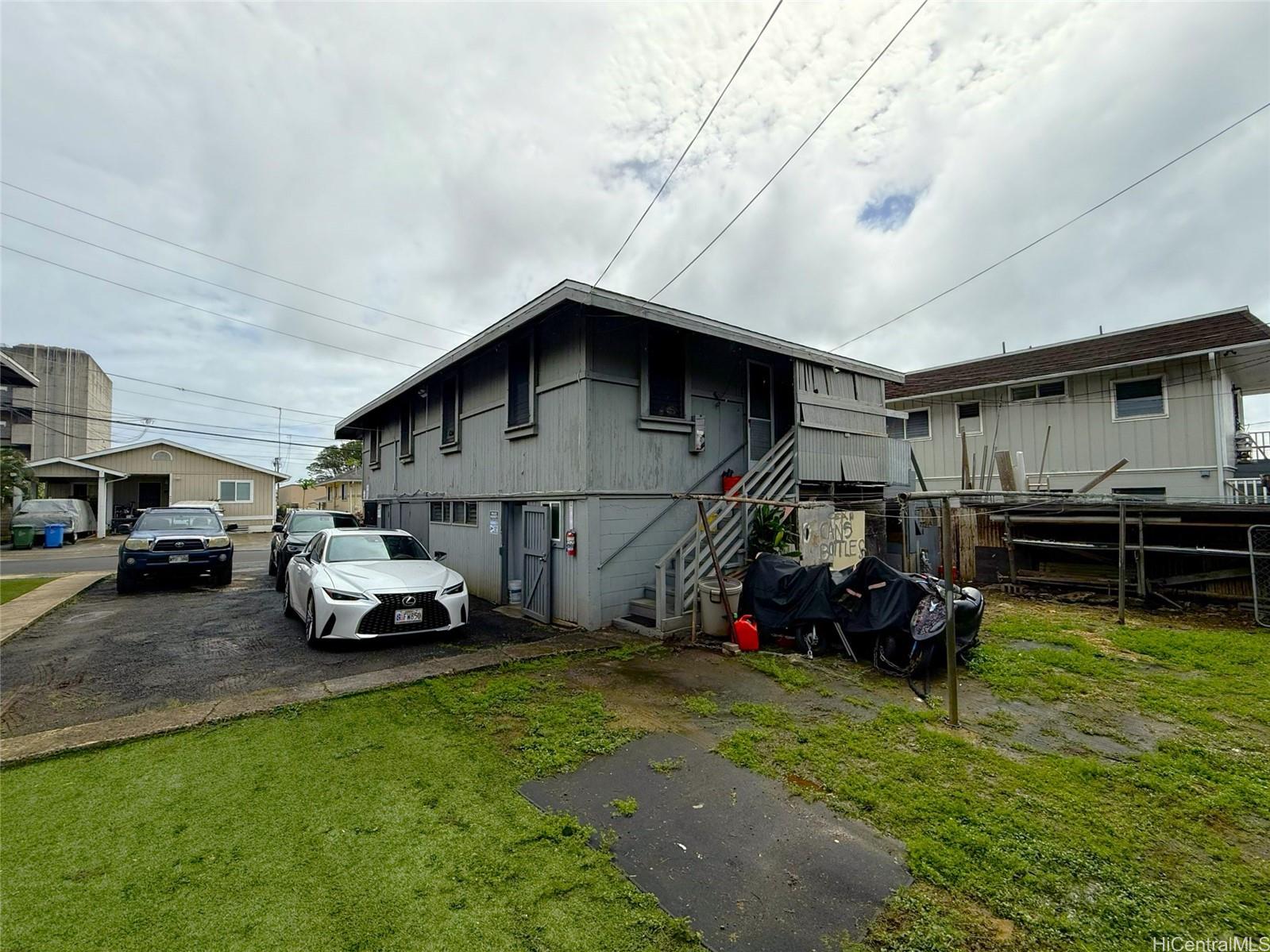 946 Winant Street Honolulu - Multi-family - photo 4 of 16