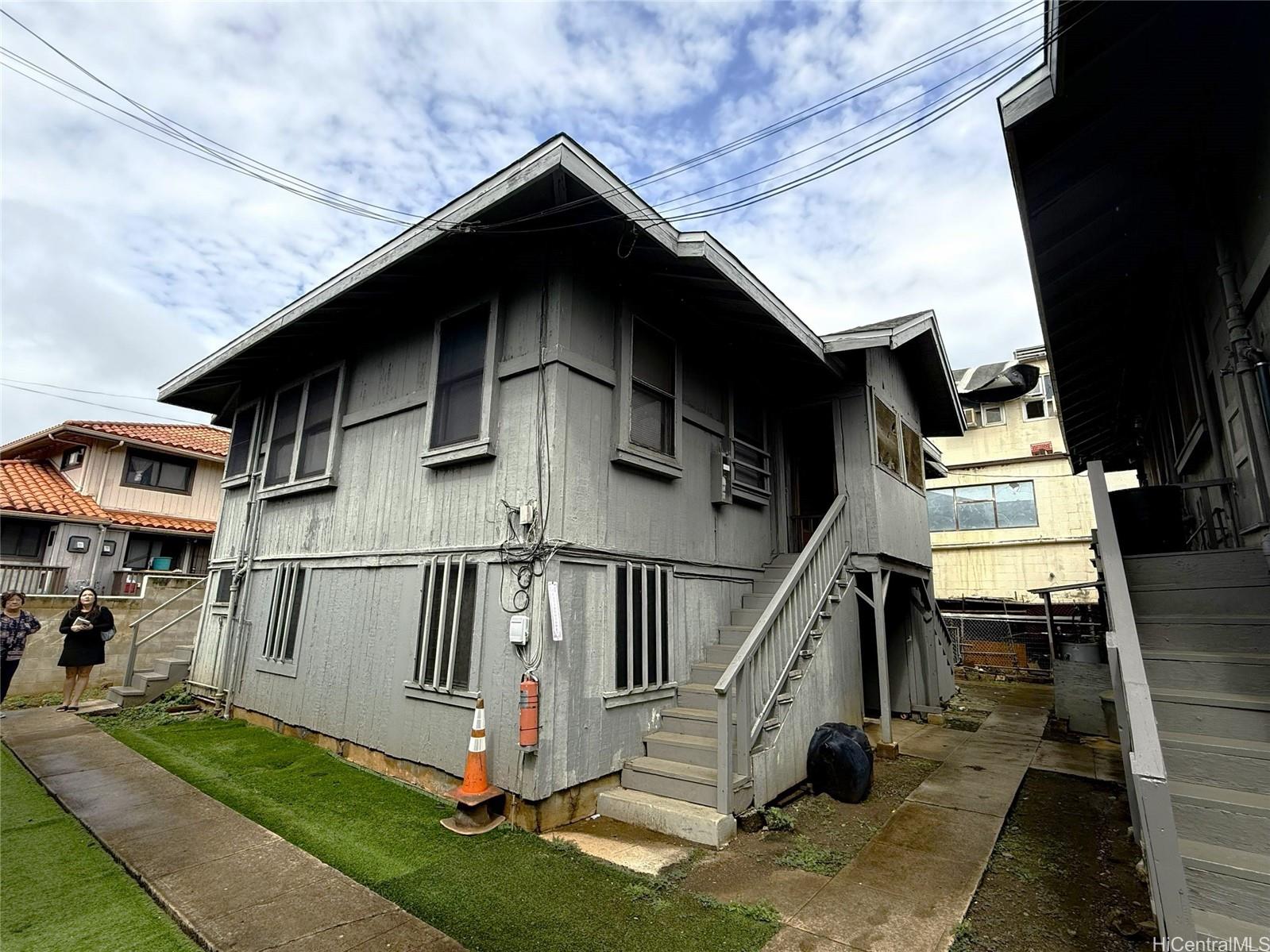 946 Winant St Honolulu - Multi-family - photo 7 of 15