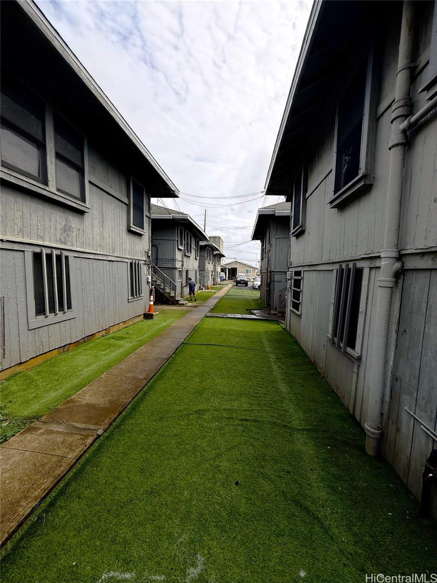 946 Winant Street Honolulu - Multi-family - photo 7 of 16