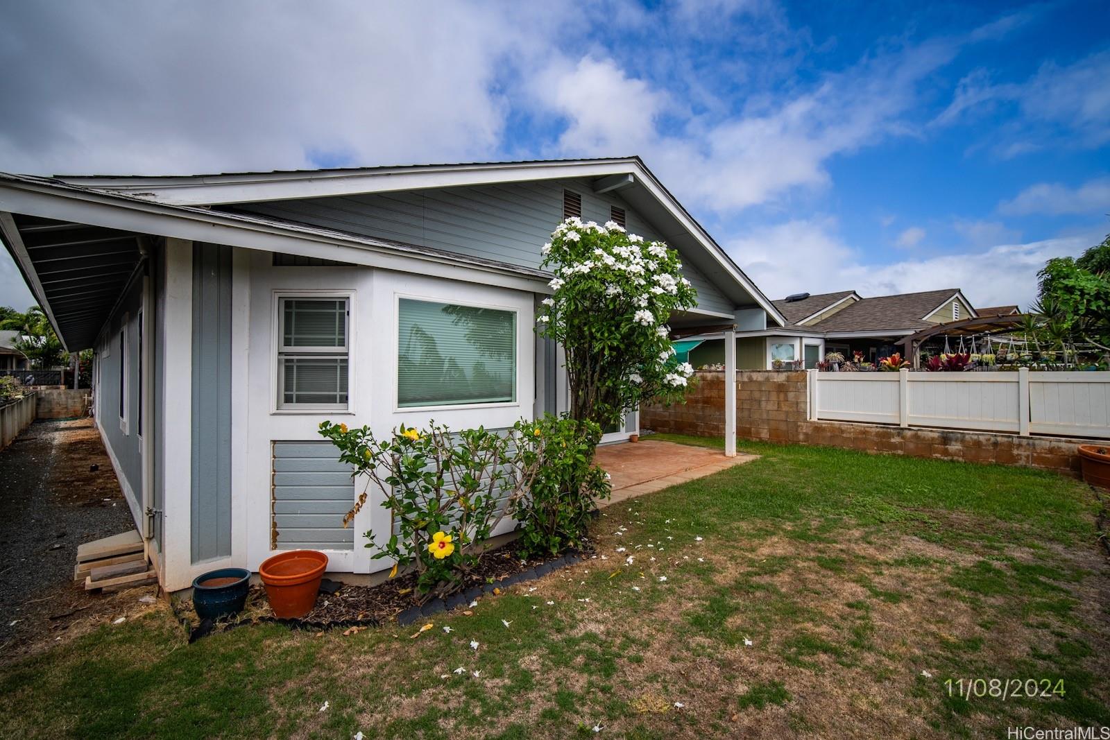 94-607 Palai St Waipahu - Rental - photo 23 of 25