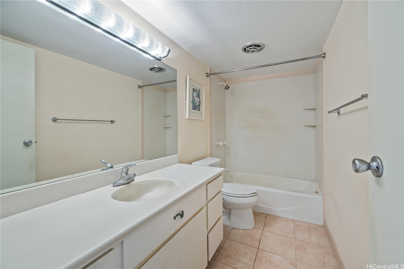 94-641  Hikianalia Place Mililani Area, Central home - photo 14 of 25