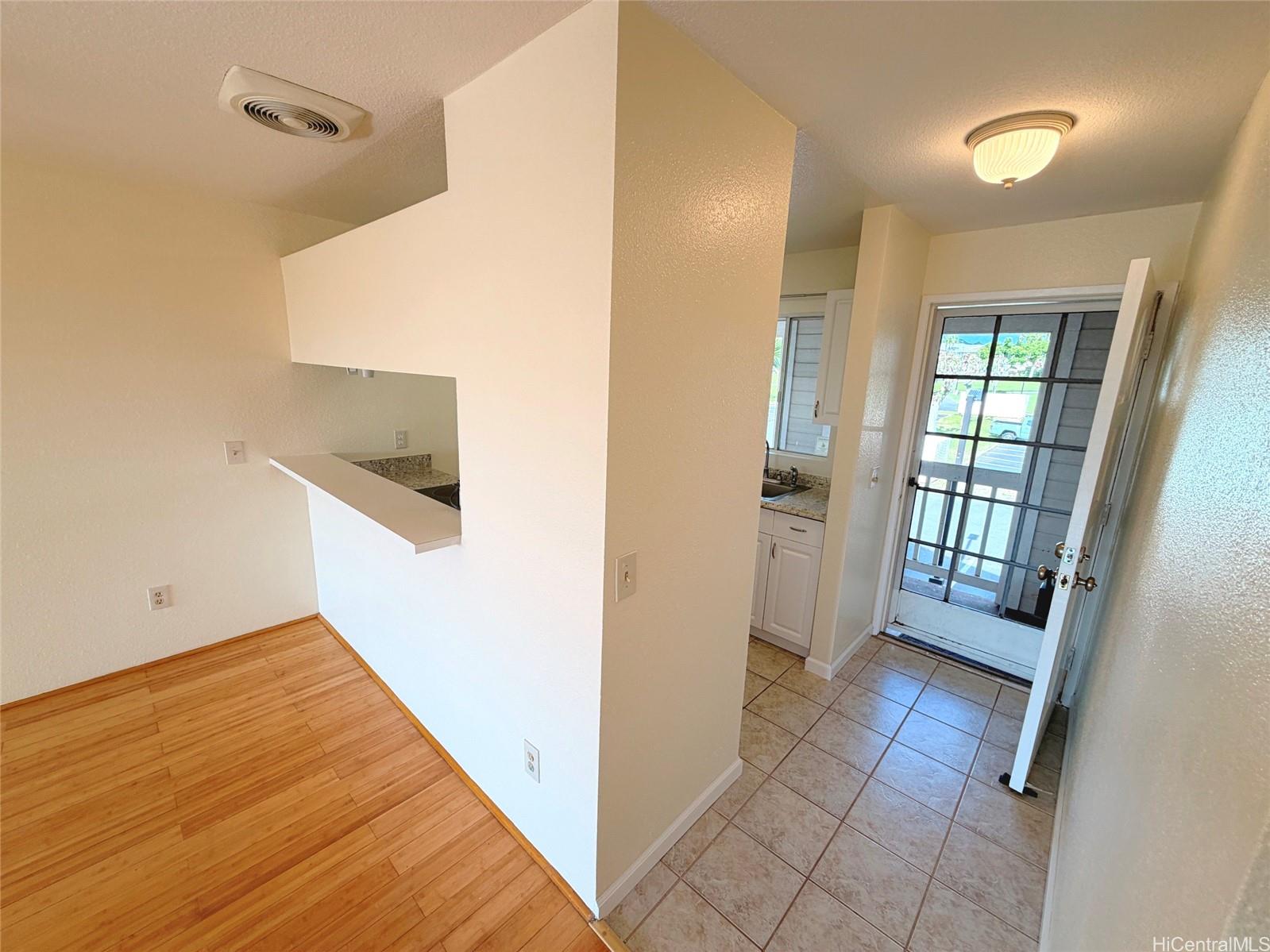 94-644 Lumiaina St Waipahu - Rental - photo 7 of 20