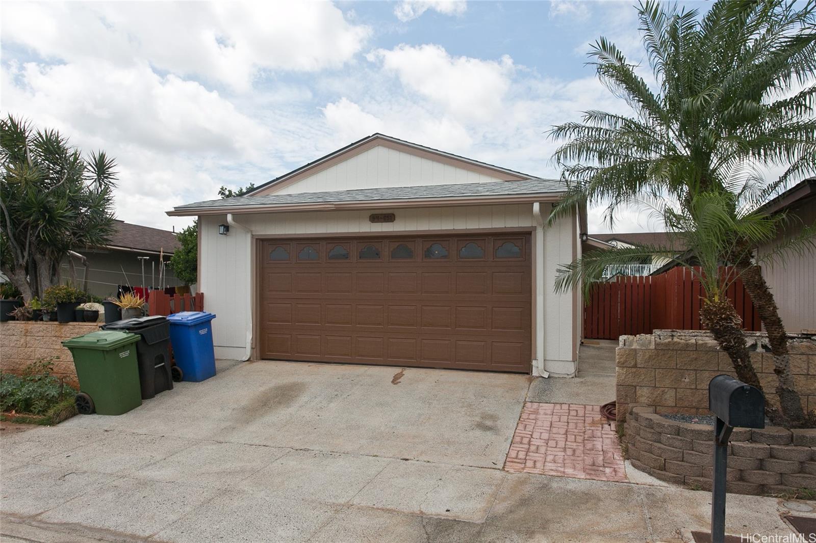 94-651  Maaniani Place Village Park, Waipahu home - photo 3 of 22
