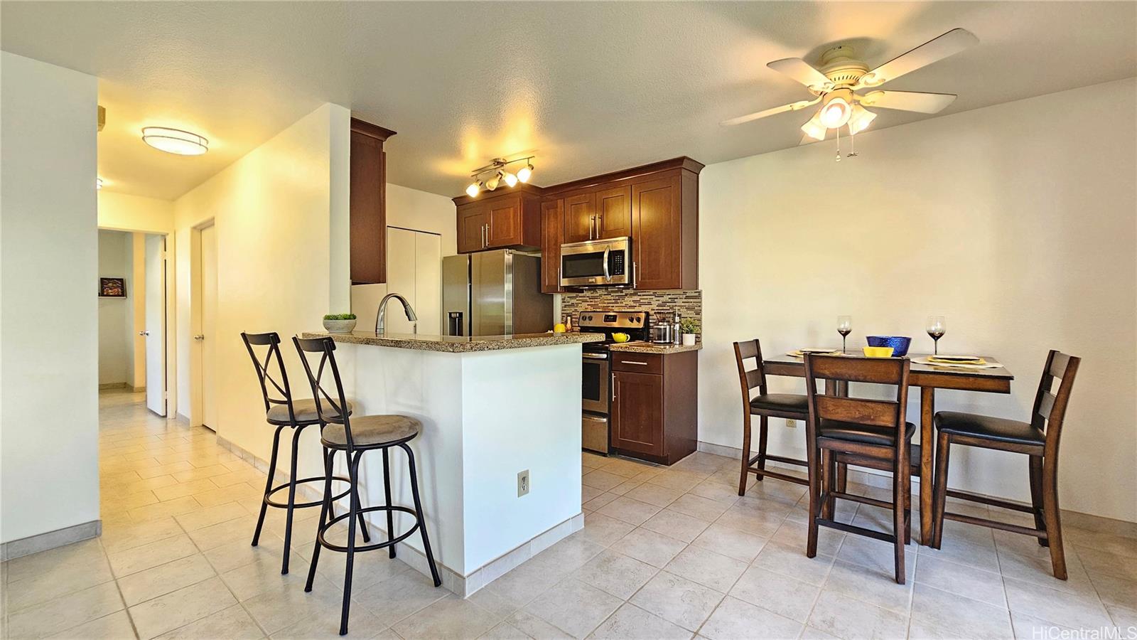 Waikele townhouse # X104, Waipahu, Hawaii - photo 10 of 25