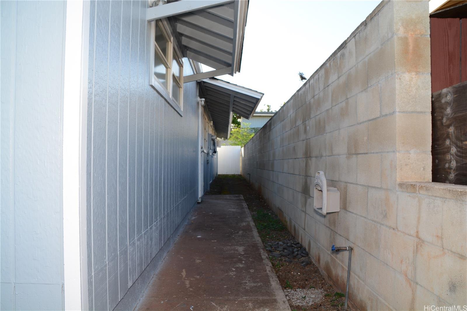 94-667 Maaniani Pl Waipahu - Rental - photo 2 of 16