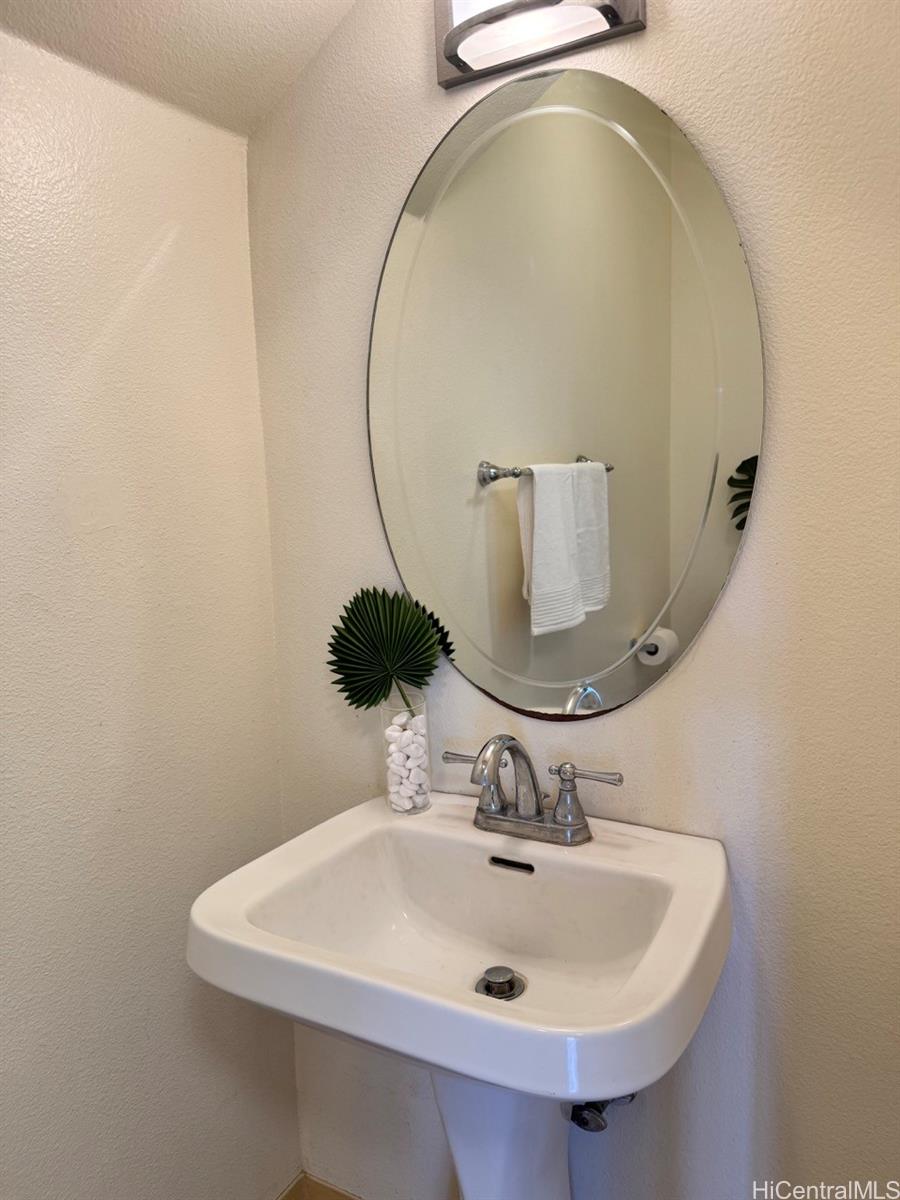 94-672 Lumiauau Street townhouse # G2, Waipahu, Hawaii - photo 7 of 20