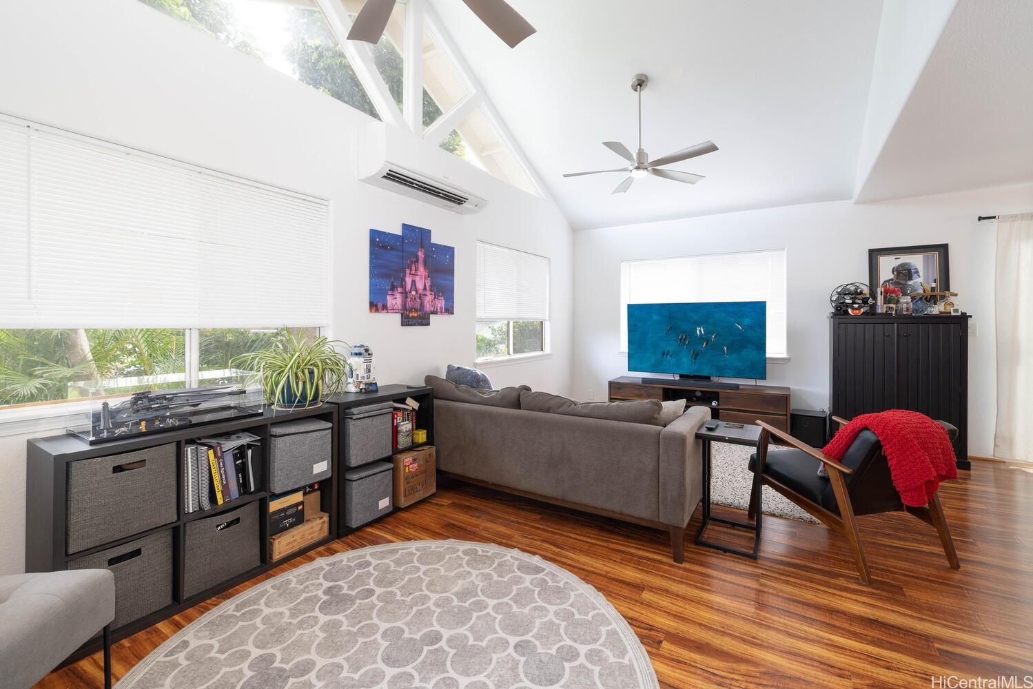 94-689  Lumiaina Street Waikele, Waipahu home - photo 4 of 25