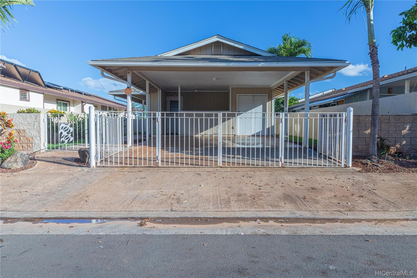 94695 Kaaka Street , Waipahu house for sale Village Park Waipahu