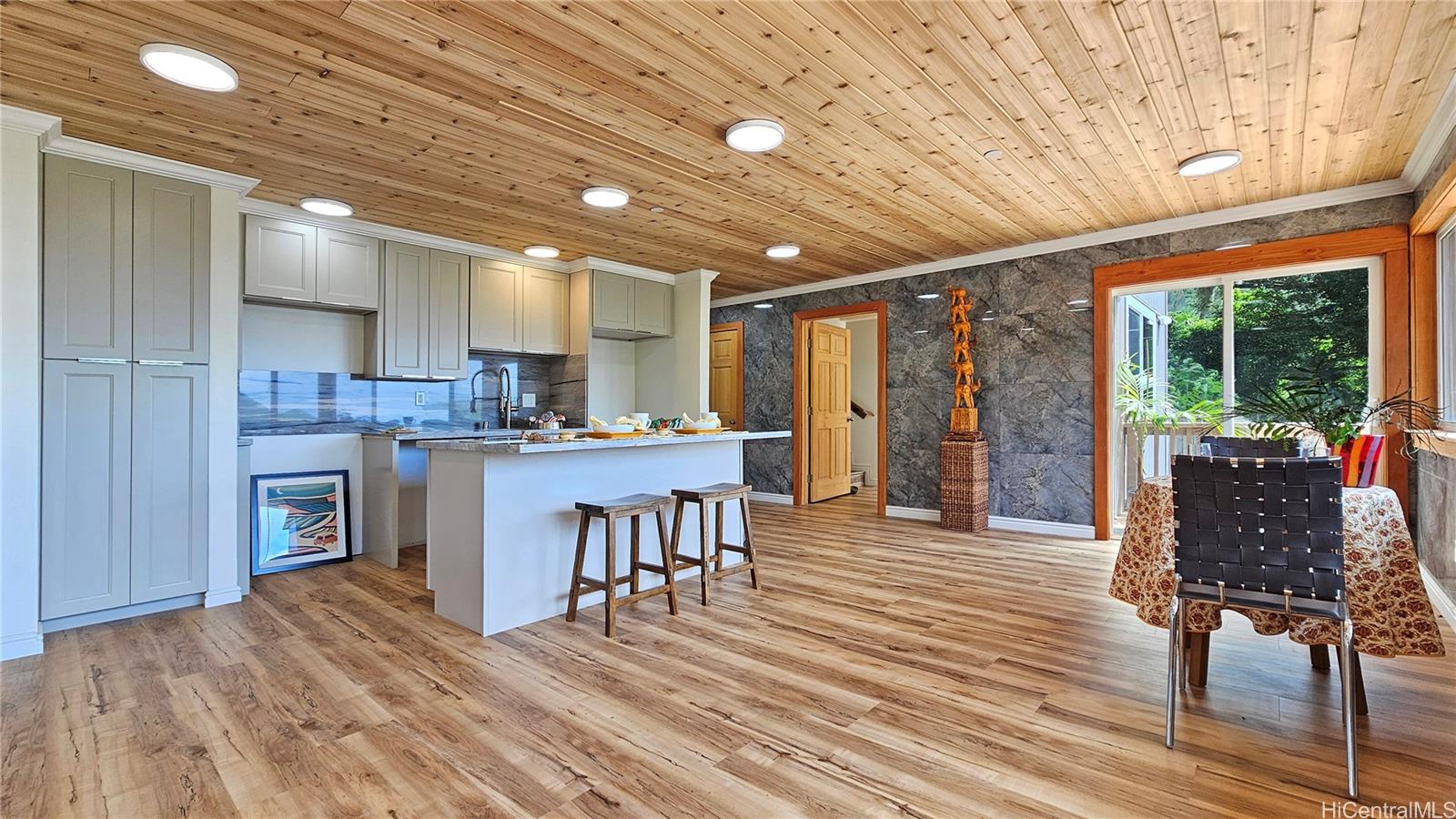 947  Uwao Street Hahaione-upper, Hawaii Kai home - photo 6 of 25