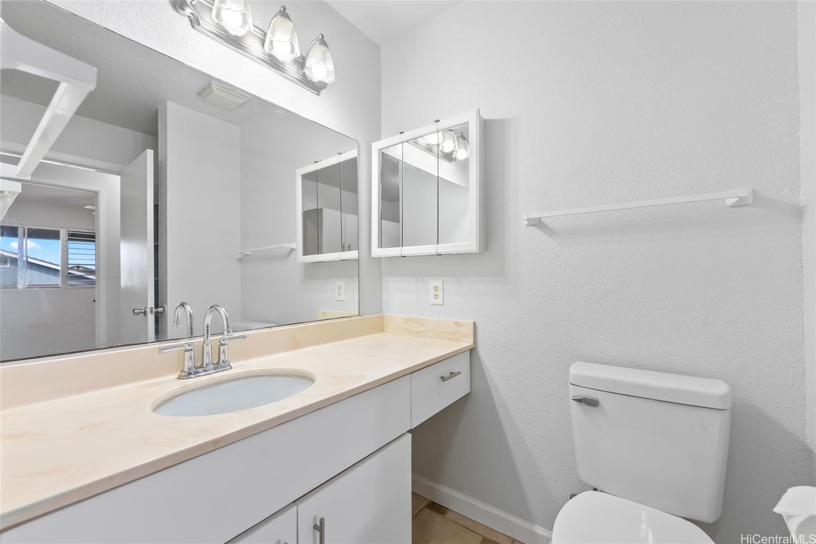 Waipio Gentry townhouse # X6, Waipahu, Hawaii - photo 16 of 25