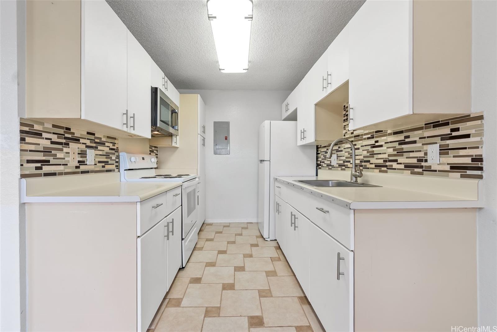 Waipio Gentry townhouse # X6, Waipahu, Hawaii - photo 6 of 25