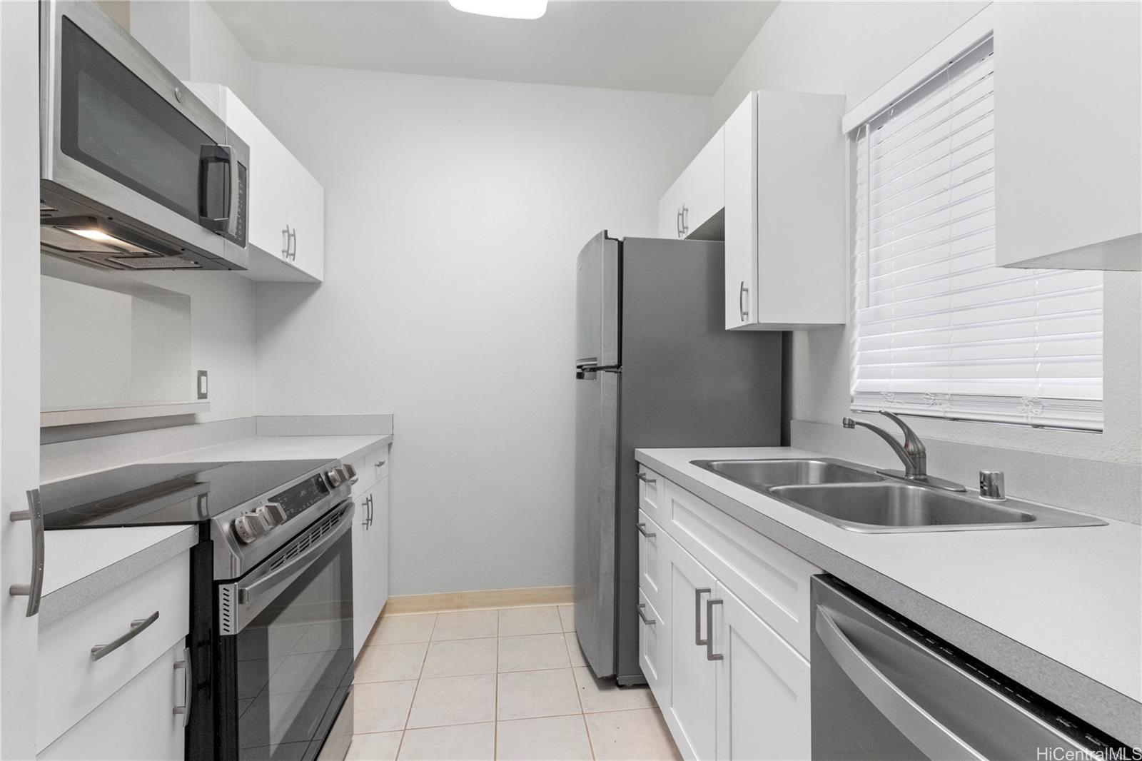 Waikele townhouse # CC2, Waipahu, Hawaii - photo 6 of 16