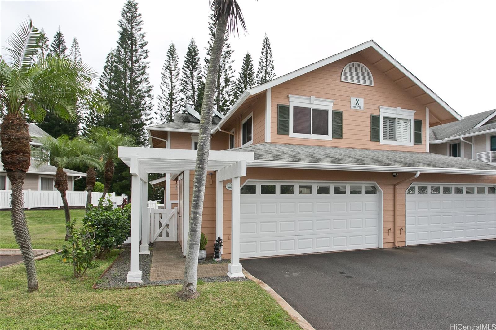 Village On The Green 1a condos for sale in Waikele Oahu