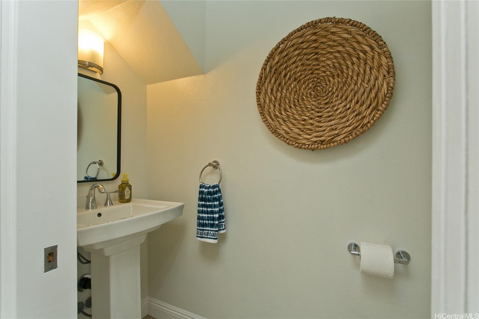 Village On The Green 1A condo # W3, Waipahu, Hawaii - photo 8 of 25