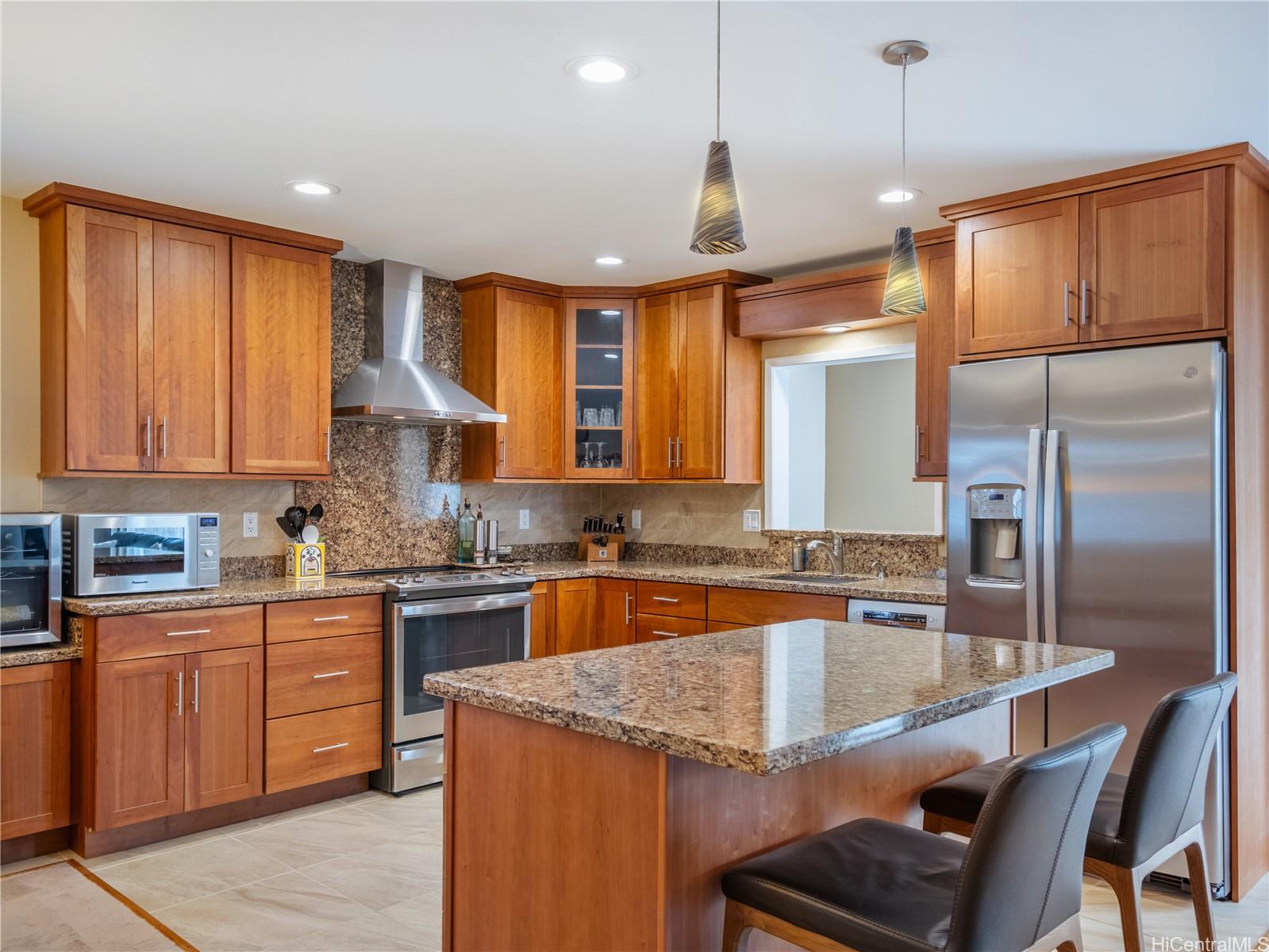 94-762  Kaaholo Street Village Park, Waipahu home - photo 5 of 16