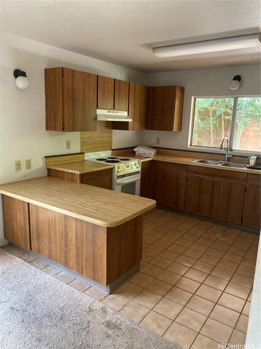 94-794  Kaaka St Village Park, Waipahu home - photo 3 of 8