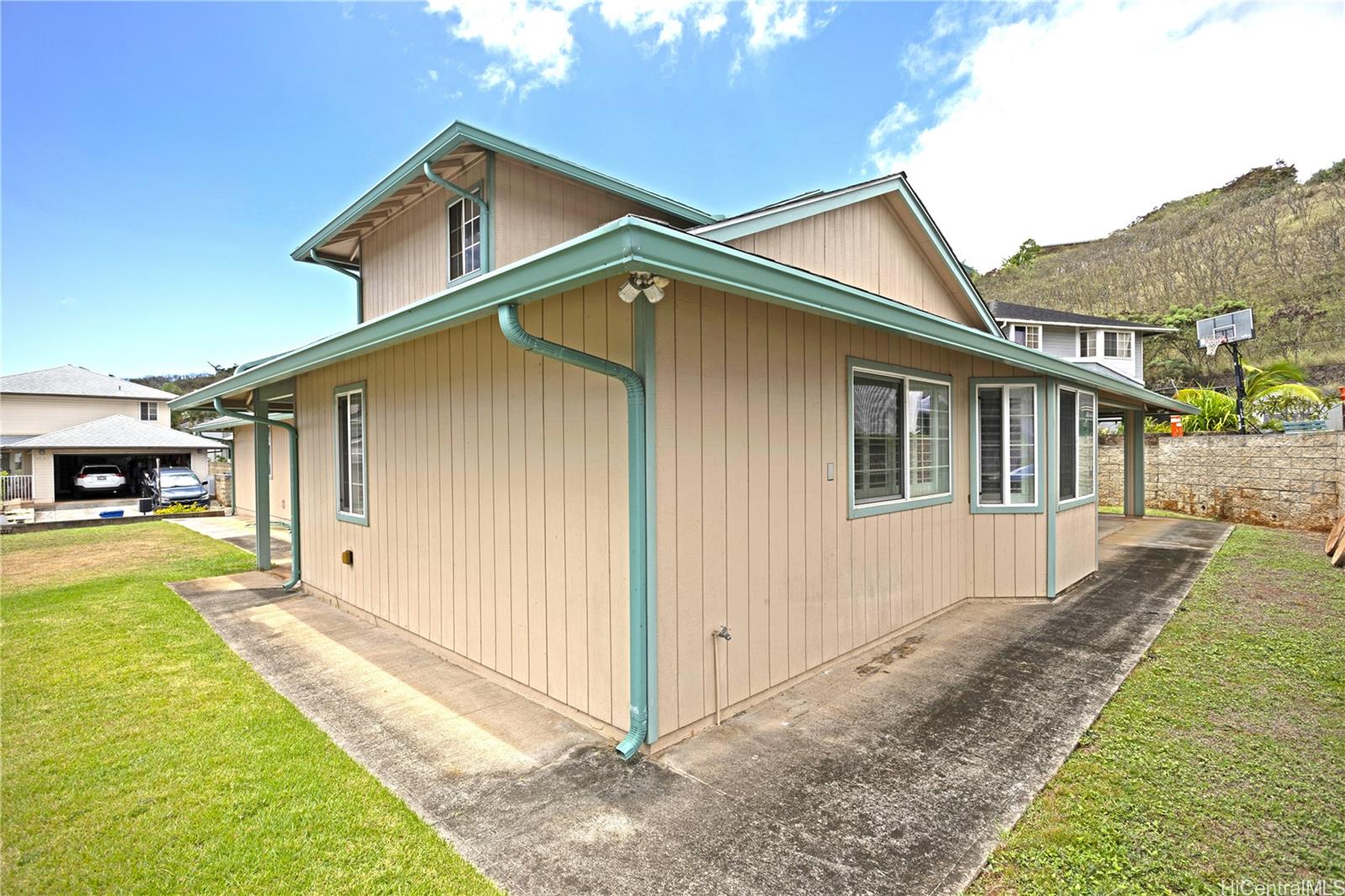 94-810  Lumimao Place Hale Lumi, Waipahu home - photo 20 of 25