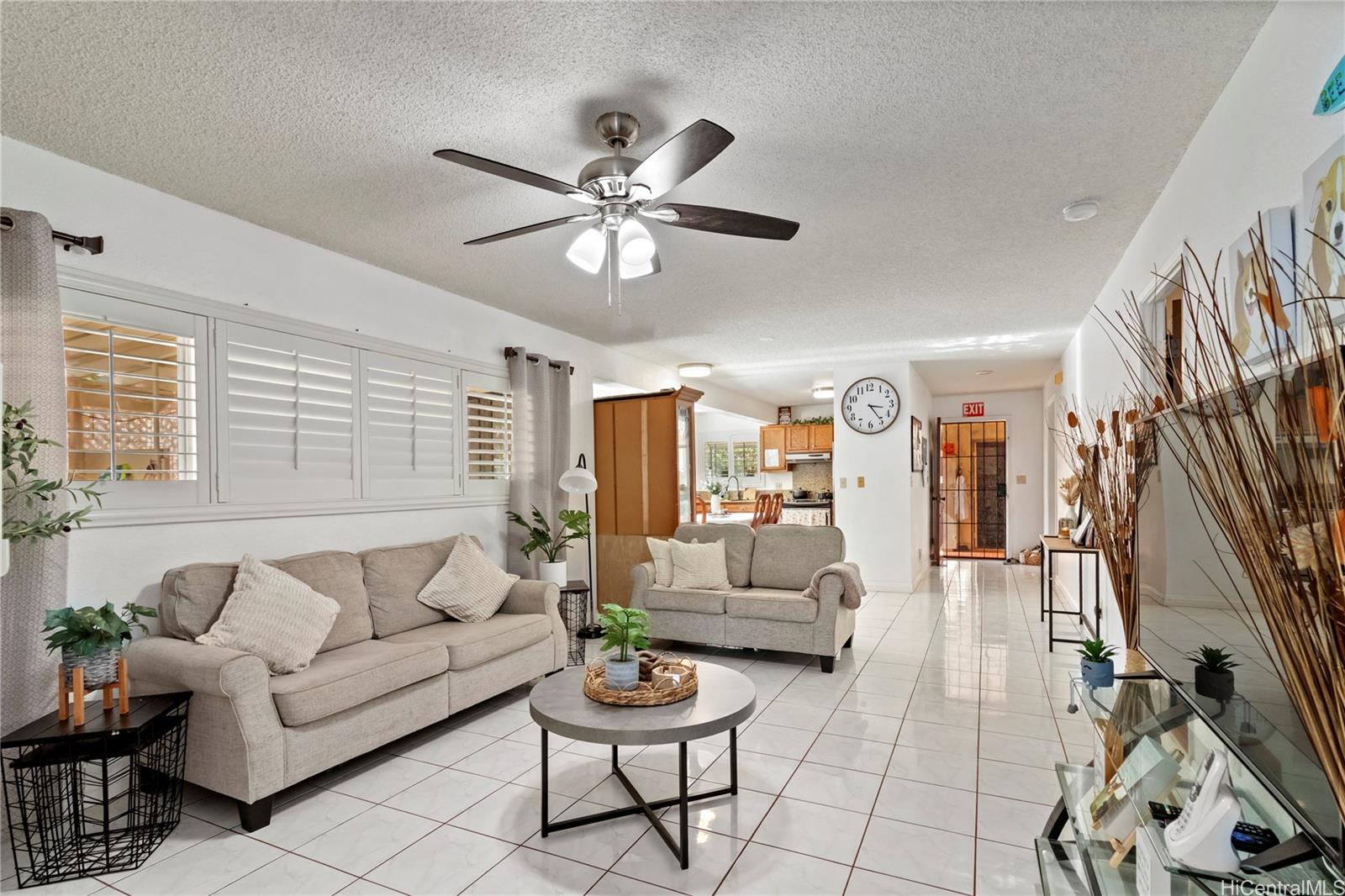 94-815  Kaaka Street Village Park, Waipahu home - photo 4 of 10