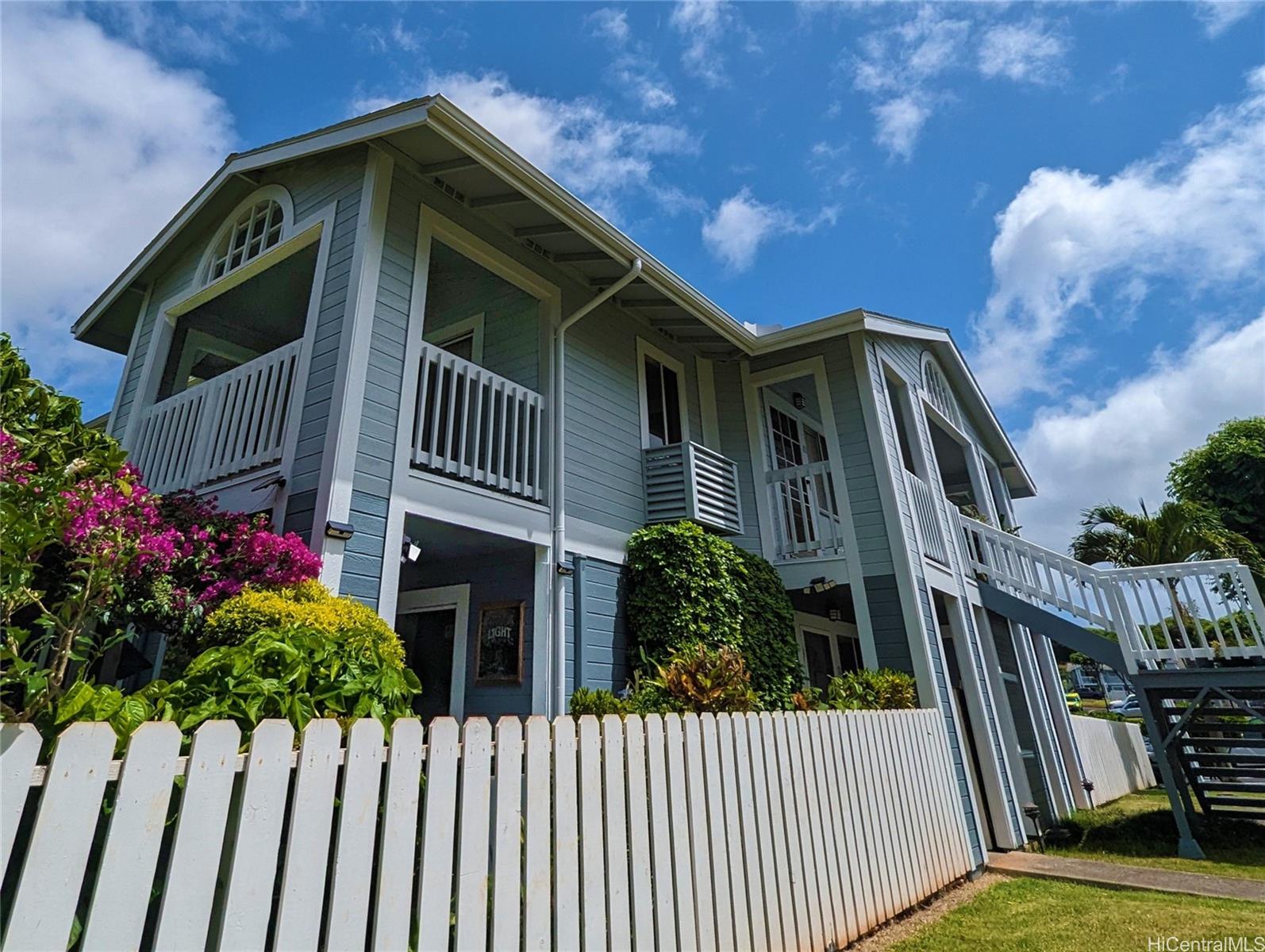 Fairway Village-Waikele condo # B202, Waipahu, Hawaii - photo 2 of 13