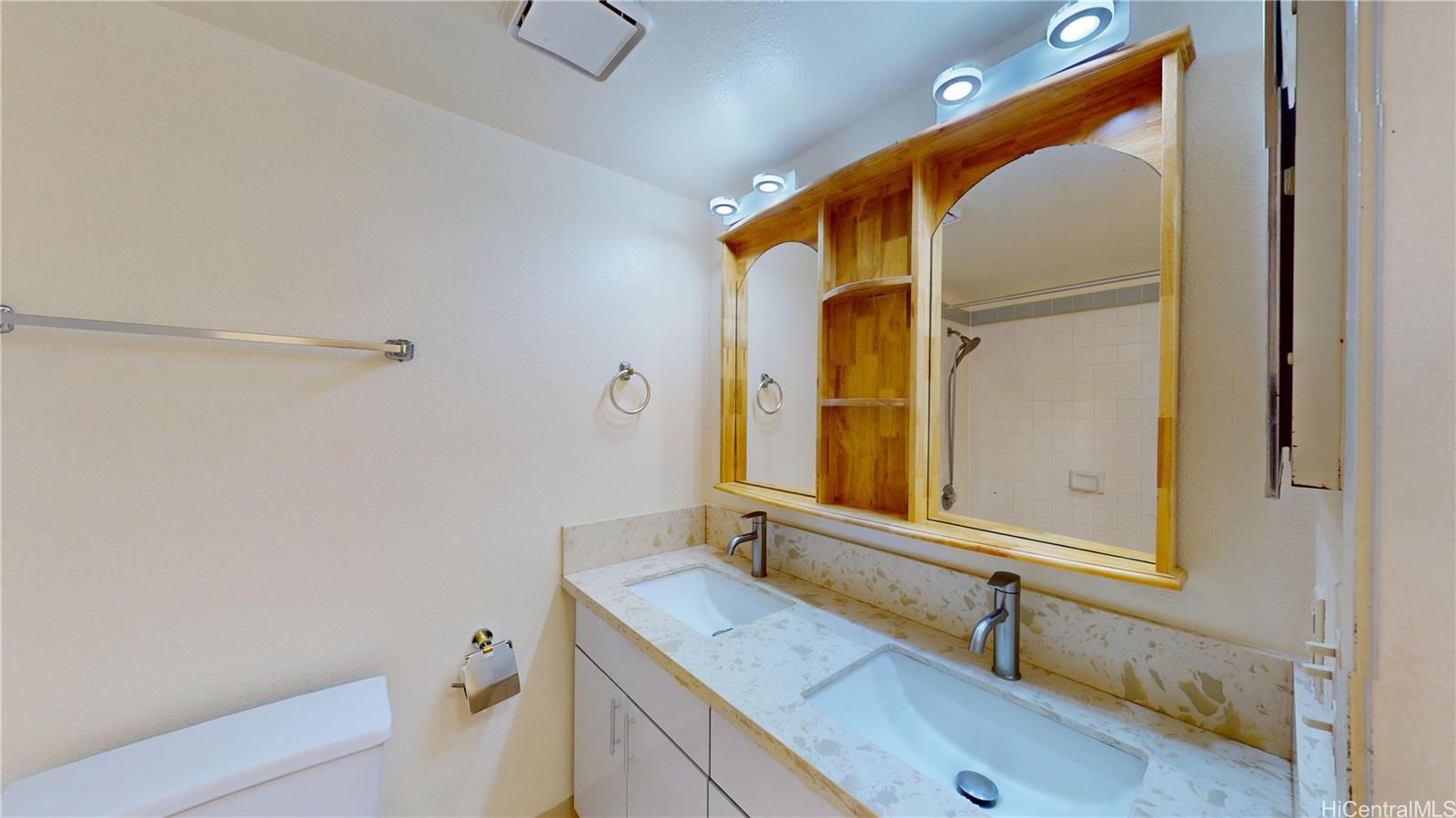 94-824 Lumiauau St Waipahu - Rental - photo 8 of 25